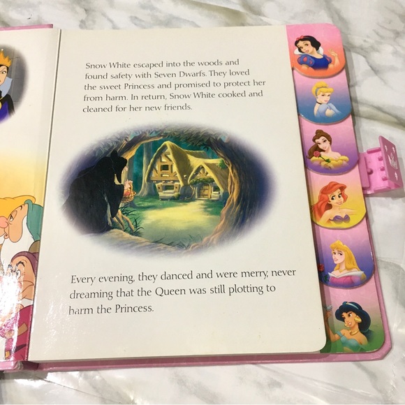 💝 DISNEY 💝 bundle of 2 Princess books: SNOW WHITE, etc Hardcover - Picture 7 of 13
